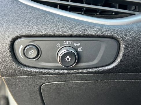 Used 2023 Chevrolet Malibu LT image 17