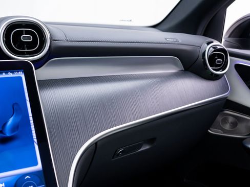 Used 2023 Mercedes-Benz GLC 300 4MATIC image 31