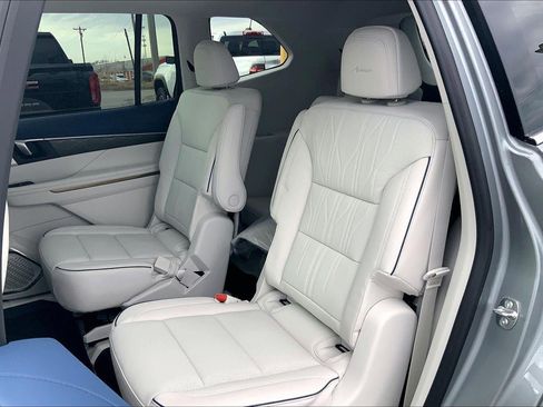 New 2026 Buick Enclave Avenir w/ Super Cruise Package image 10