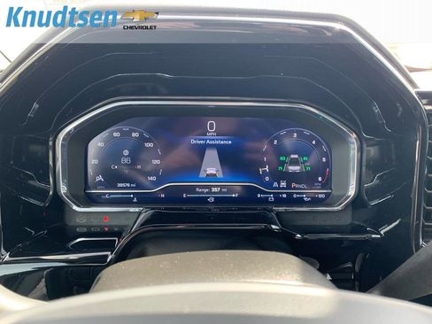 Used 2024 Chevrolet Silverado 2500 LTZ w/ LTZ Plus Package image 23