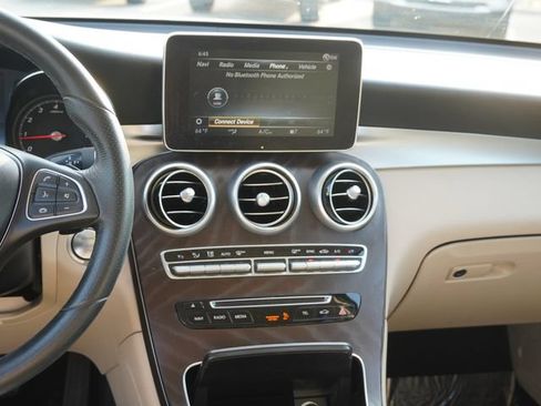 Used 2019 Mercedes-Benz GLC 300 image 16