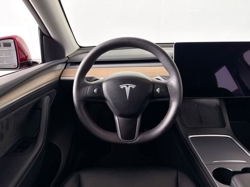 Used 2025 Tesla Model Y Long Range image 22