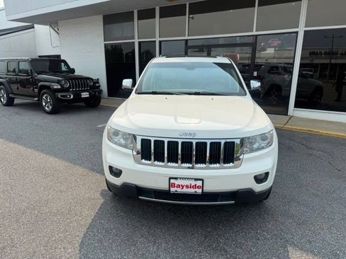 Used 2012 Jeep Grand Cherokee Limited w/ Trailer Tow Group AWD/4WD image 4