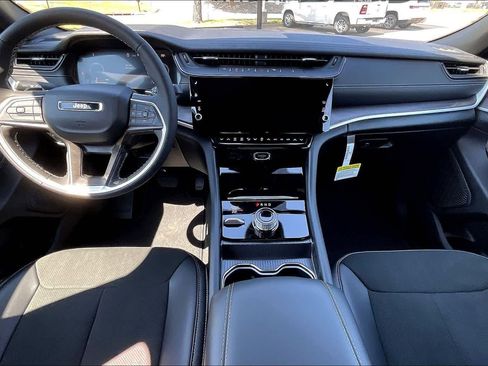 New 2026 Jeep Grand Cherokee Altitude AWD/4WD image 5
