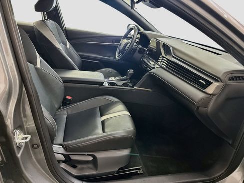 Used 2025 Toyota Camry SE FWD image 32
