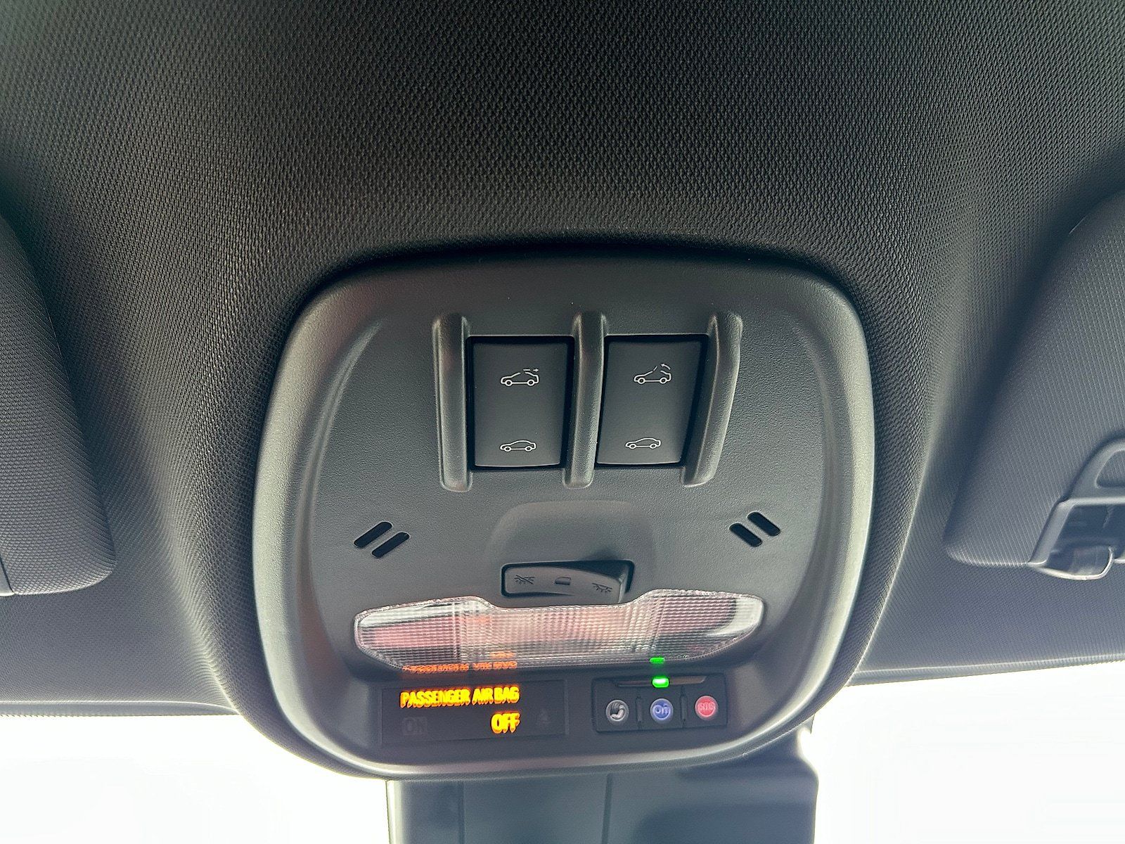 New 2026 Chevrolet Trax RS w/ Sunroof Package FWD image 32