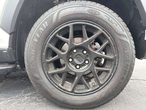 Used 2019 Toyota RAV4 XLE FWD image 32