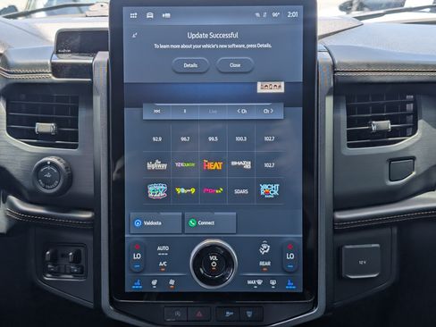Used 2023 Ford Expedition Platinum AWD/4WD image 18