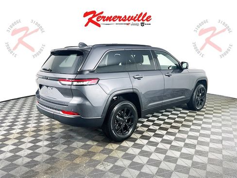 New 2026 Jeep Grand Cherokee Altitude image 7