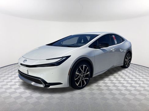New 2026 Toyota Prius Plug-In Hybrid FWD image 3