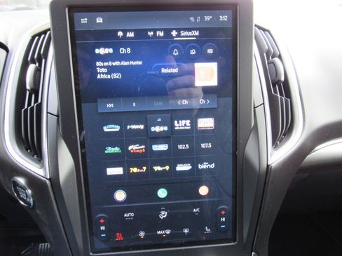 Used 2024 Ford Edge Titanium image 15