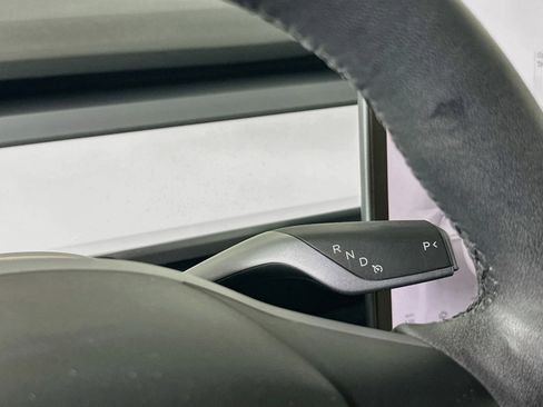Used 2024 Tesla Model Y Long Range AWD/4WD image 23