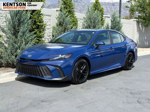 Used 2026 Toyota Camry SE FWD image 3