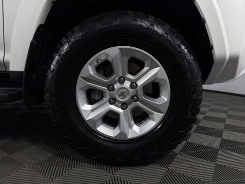 Used 2021 Toyota 4Runner SR5 Premium image 11