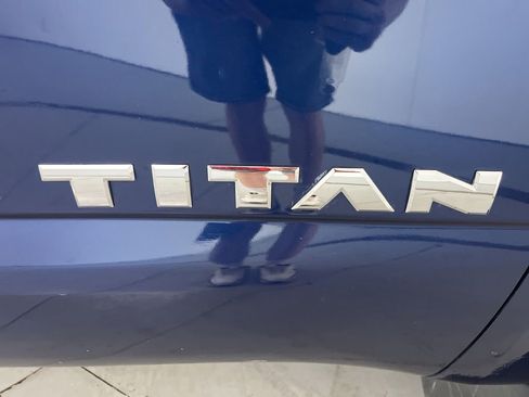 Used 2017 Nissan Titan SV AWD/4WD image 42