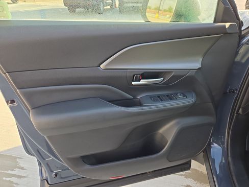 Used 2025 Toyota Grand Highlander FWD image 13