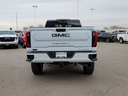 New 2026 GMC Sierra 3500 Denali Ultimate AWD/4WD image 9