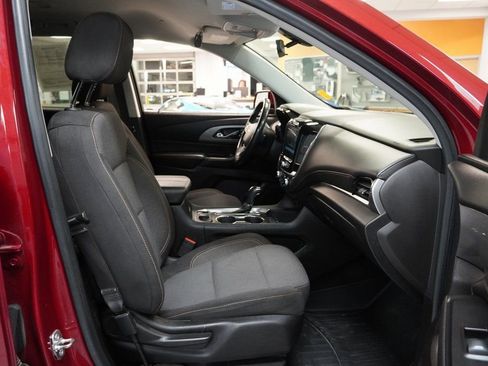 Used 2018 Chevrolet Traverse LT image 30