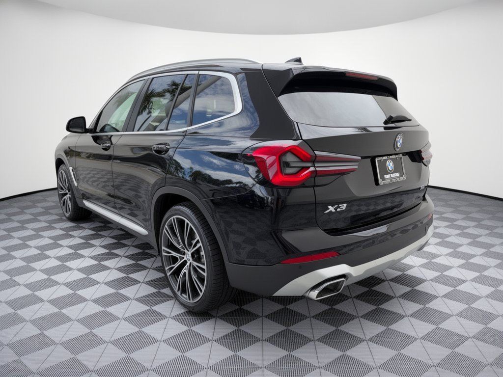 Used 2024 BMW X3 sDrive30i w/ Convenience Package RWD image 3