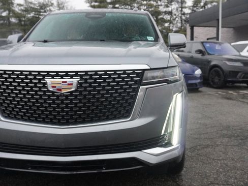 Used 2022 Cadillac Escalade Premium Luxury image 18