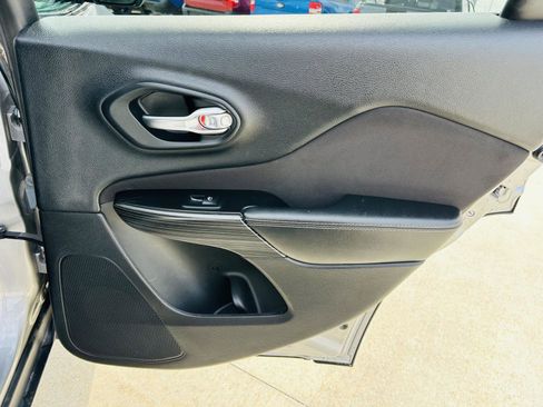 Used 2015 Jeep Cherokee Latitude w/ Cold Weather Group image 24