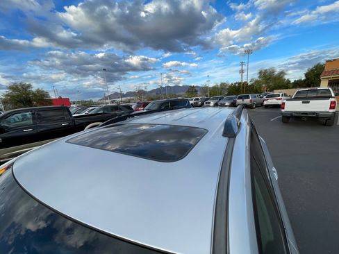 Used 2013 Toyota Highlander SE image 11