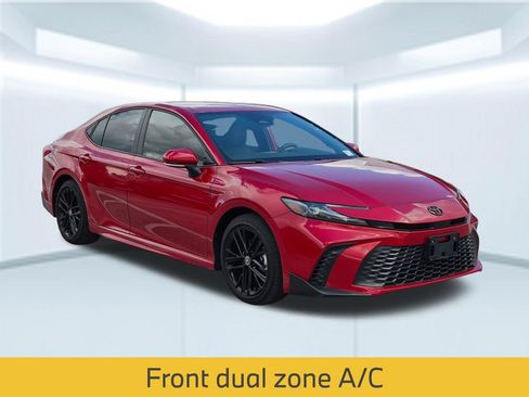 Used 2025 Toyota Camry SE FWD image 9