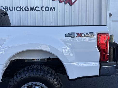 Used 2019 Ford F250 XLT image 2