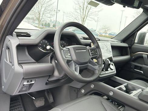 New 2026 Land Rover Defender 110 X-Dynamic SE image 10