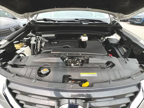 Used 2019 Nissan Pathfinder SV AWD/4WD image 29