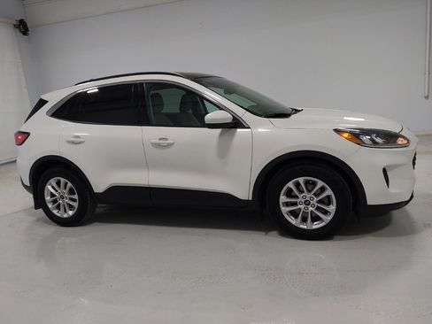 Used 2021 Ford Escape SE image 11