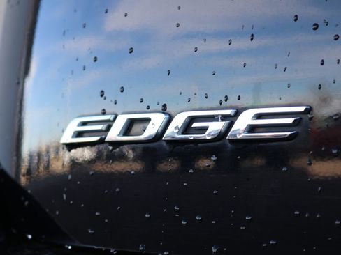 Used 2017 Ford Edge Titanium image 14