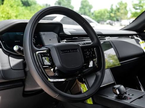 New 2026 Land Rover Range Rover SV AWD/4WD image 18