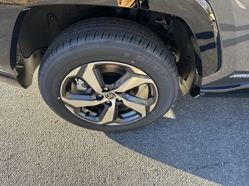 New 2025 Toyota RAV4 SE image 11