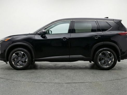 Used 2025 Nissan Rogue SV image 5