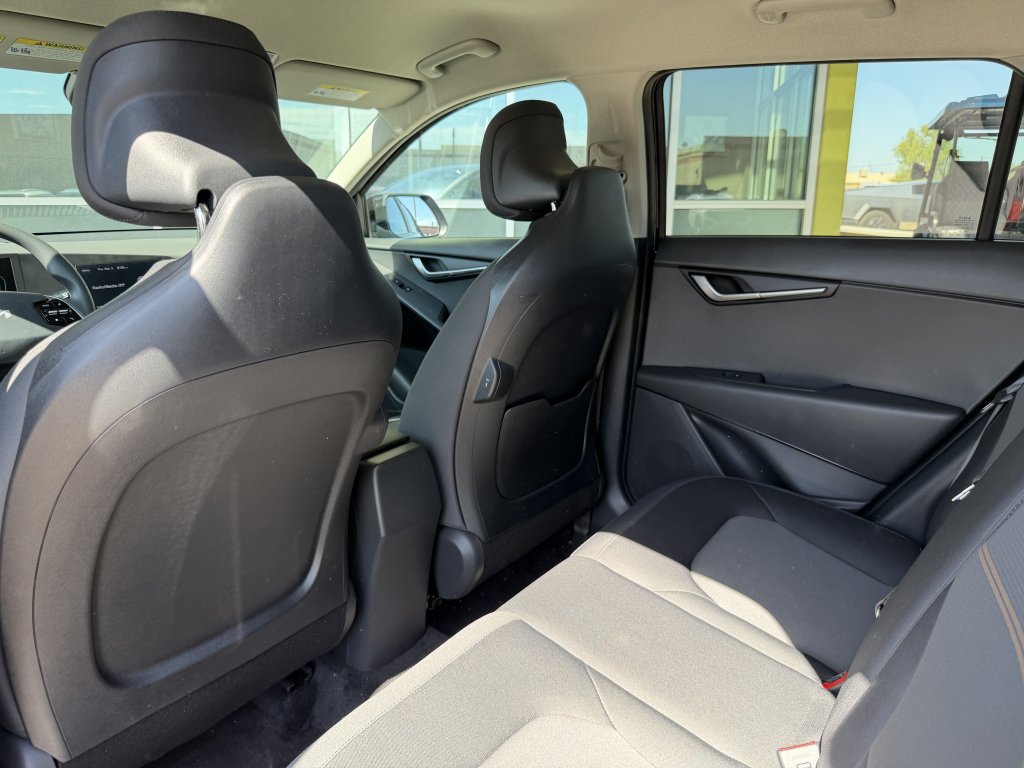 Used 2025 Kia Niro LX FWD image 31