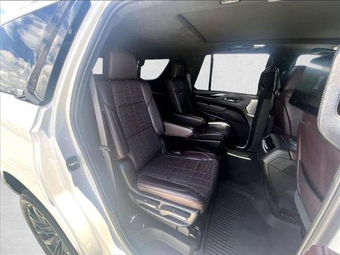 Used 2023 Cadillac Escalade Sport Platinum w/ LPO, ONYX Package AWD/4WD image 29