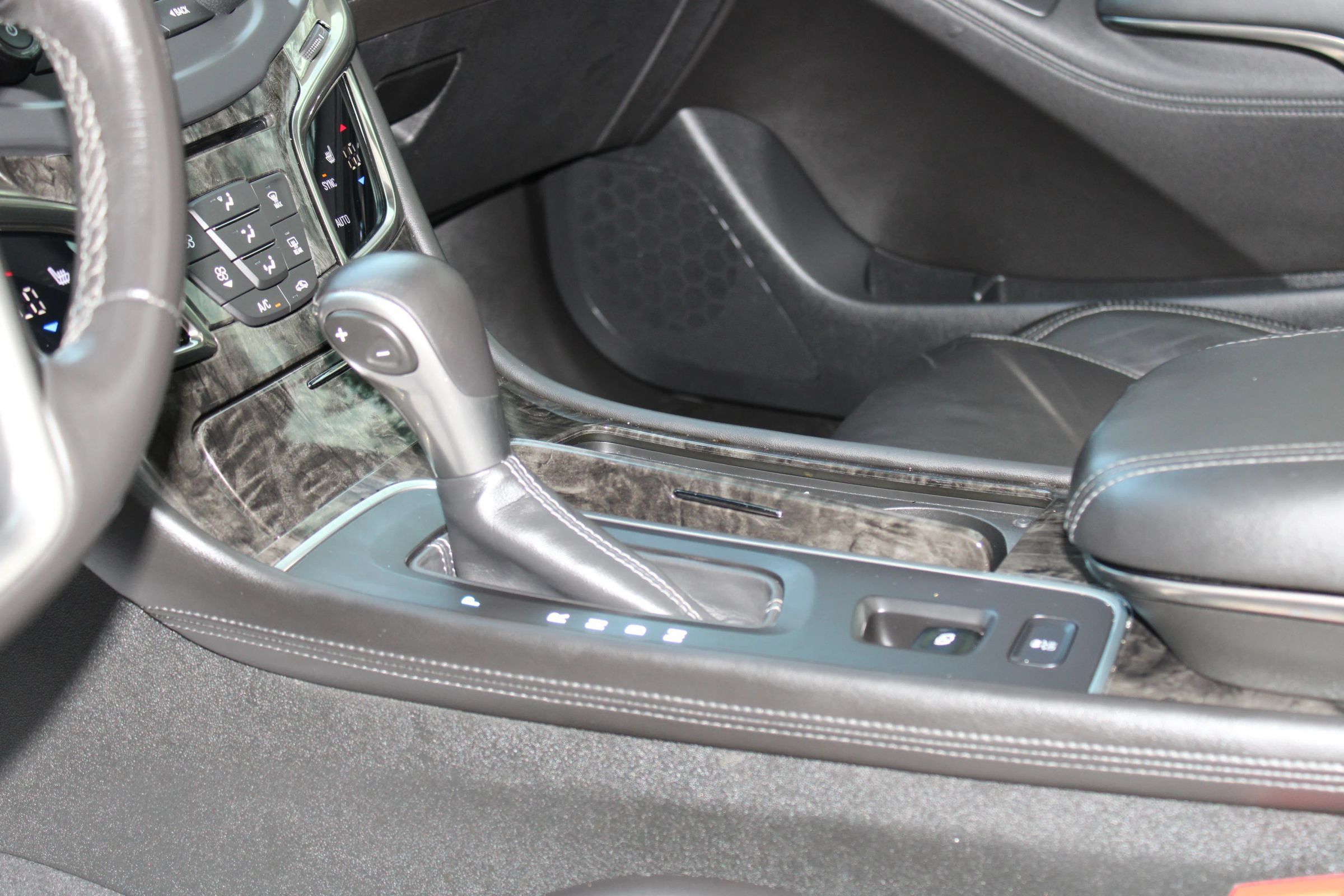 Used 2016 Buick LaCrosse Leather FWD image 18