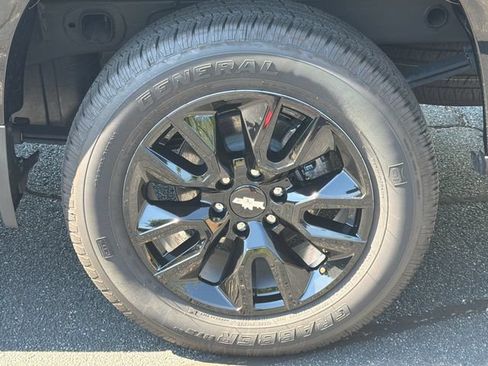 Used 2026 Chevrolet Silverado 1500 Custom w/ LPO, Dark Essentials Package RWD image 21