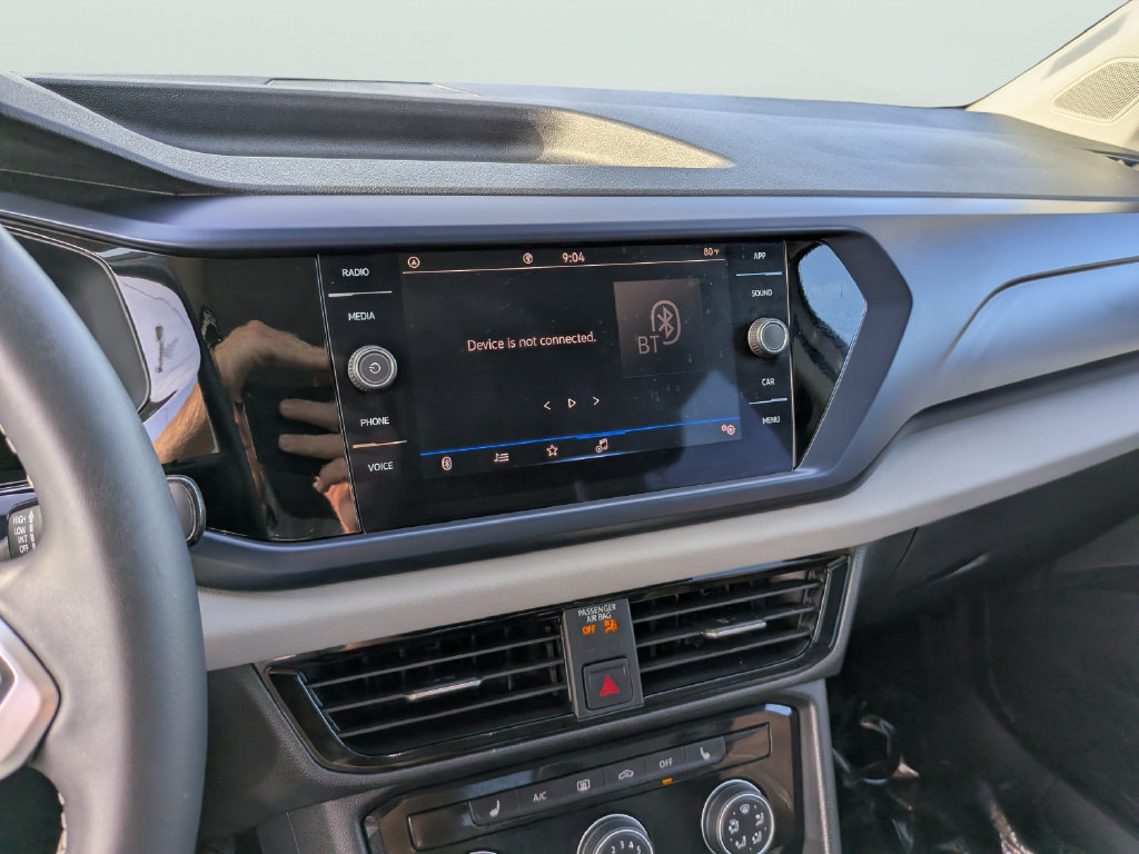 Certified 2023 Volkswagen Taos SE w/ Panoramic Sunroof Package FWD image 18