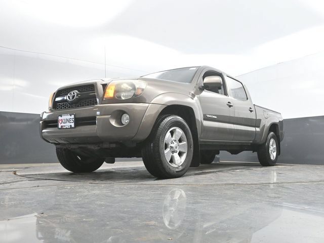 Used 2011 Toyota Tacoma 4x4 Double Cab w/ TRD Sport Pkg w/JBL Audio image 46