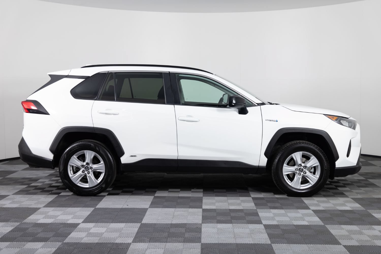 Used 2020 Toyota RAV4 LE w/ All Weather Liner Package AWD/4WD image 9