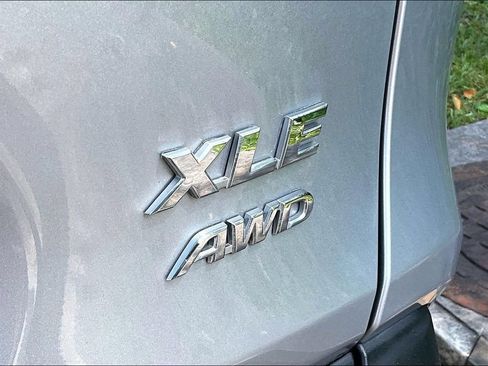 Used 2021 Toyota RAV4 XLE Premium AWD/4WD image 30