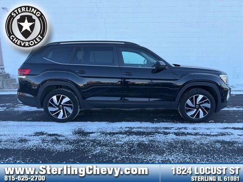 Used 2025 Volkswagen Atlas SE image 6