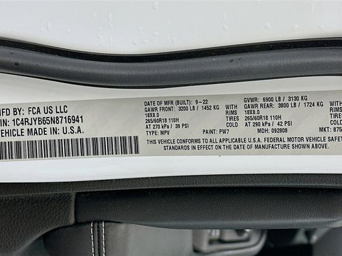 Used 2022 Jeep Grand Cherokee Limited 4xe image 12