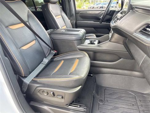 Used 2023 GMC Yukon AT4 w/ Technology Package image 11