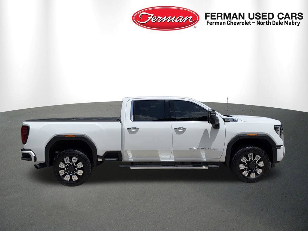 Used 2024 GMC Sierra 2500 Denali AWD/4WD image 2