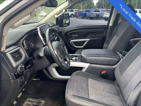 Used 2021 Nissan Titan SV w/ SV Convenience Package image 9