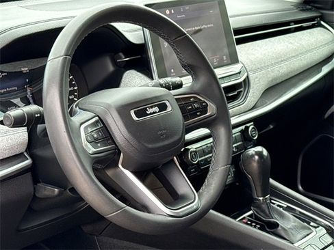 Used 2022 Jeep Compass Latitude image 18