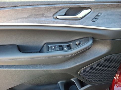 New 2025 Jeep Grand Cherokee Limited image 8